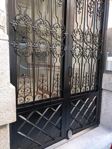 Pintura de portal Madrid| Roca Firme